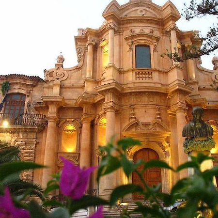 Casa Vacanze Il Quadrifoglio Noto Eksteriør billede